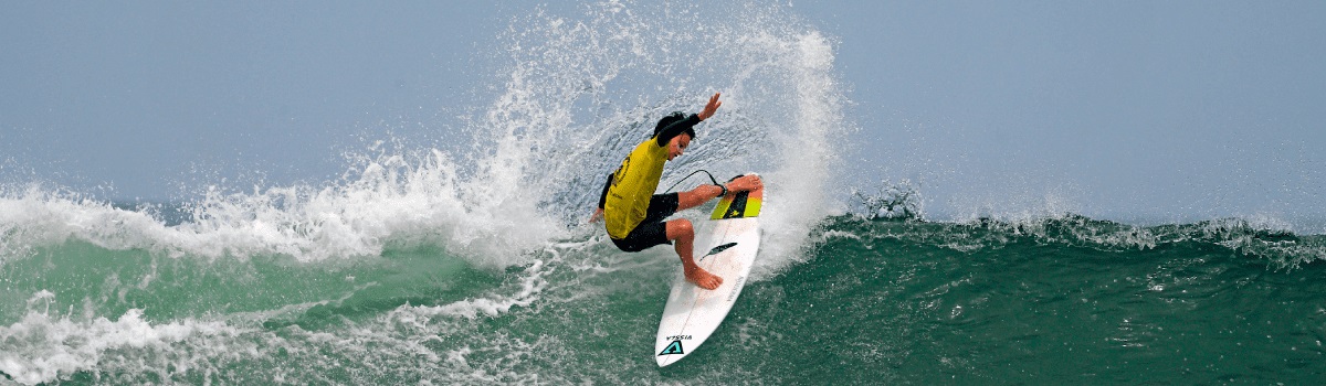 Surf en Perú: Los mejores destinos para mochileros surfistas